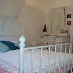 Maison Dans Un Ecrin De Verdure