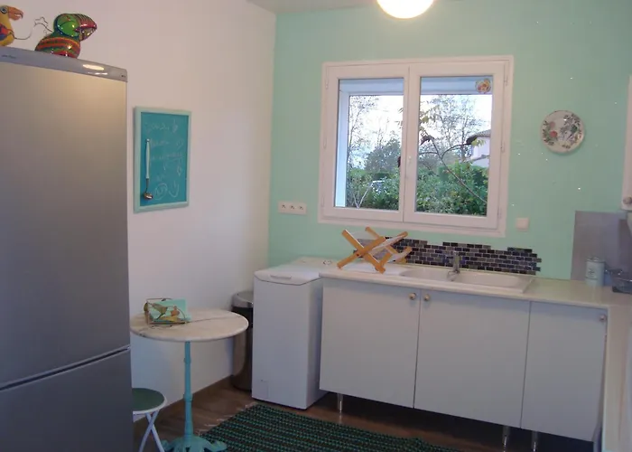 Maison Dans Un Ecrin De Verdure 別荘